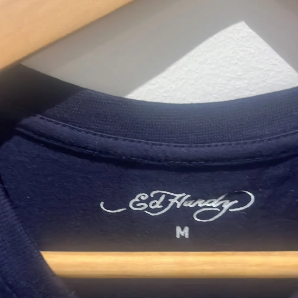 Helt ny  blå ed Hardy T-shirt Priset går att diskutera  Size M . T-shirts.