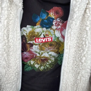 Levi’s T-shirt - Supersöt tröja💕 I storlek M
