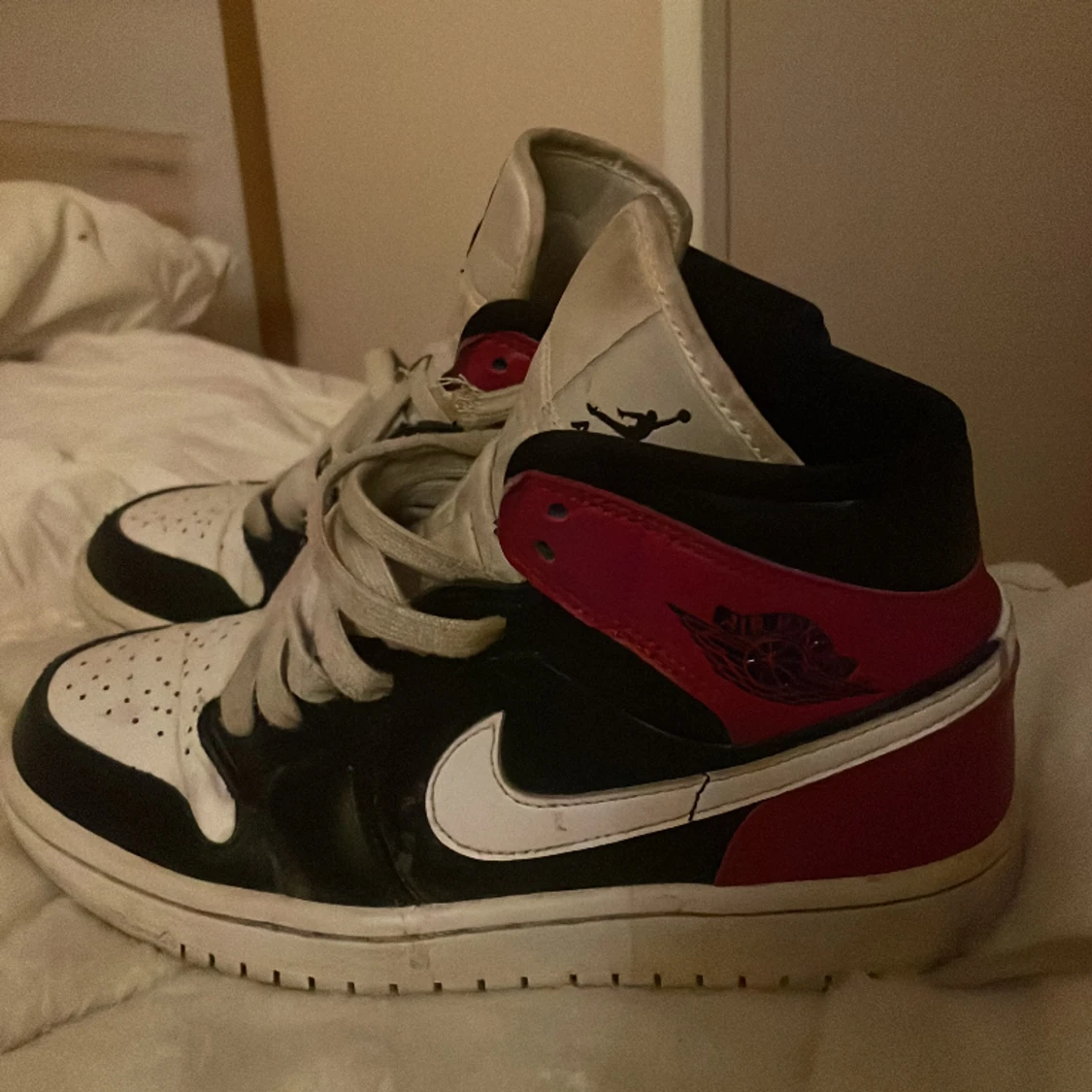 Jordan 1 Mid