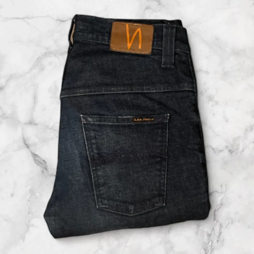Ett par väldigt snygga nudie jeans.  Skick: 9/10  Storlek: 30/32 Kontakta vid fler funderingar eller frågor 🤝 . Jeans & Byxor.