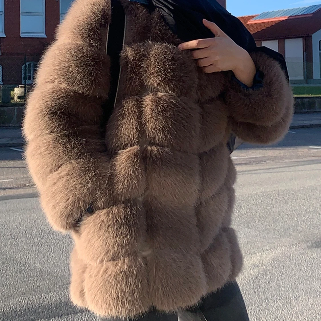 Säljer min lyxiga pälsjacka  - 1