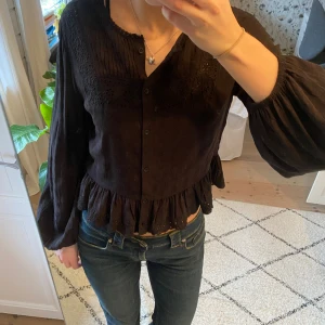 Blus Zara - Superskönt blus från zara som tyvärr inte kommer till användning. Aldrig använd 💘