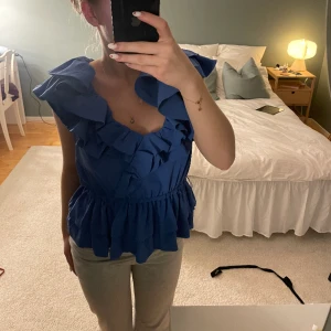 volang topp  - jätte fin volang topp!