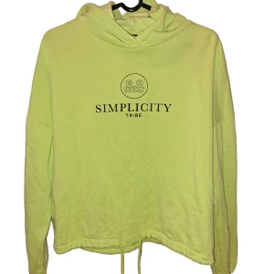 Croppad hoodie storlek medium  - Limegrön croppad hoodie storlek medium. 