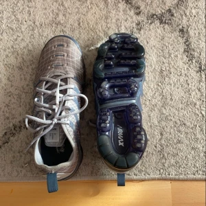 Vapormax Plus - Vapormax plus använda några gånger. Kartong ingår    Storlek: 43   Möts upp   pris från 1500-2000   Hör av dig vid funderingar 💯