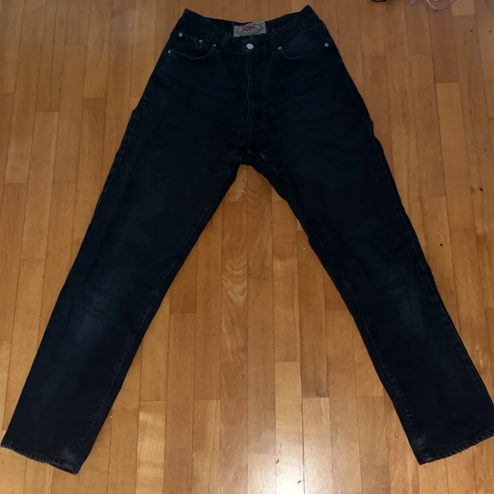 Svarta vintage jeans Bra skick. Jeans & Byxor.