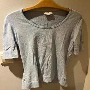 Finstickad tröja💞 - Snygg blå tröja i storlek 36💓