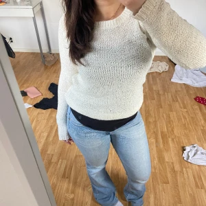 vit stickad tröja  - skit snygg vit stickad tröja från Only🤍passar nog xs-s❤️