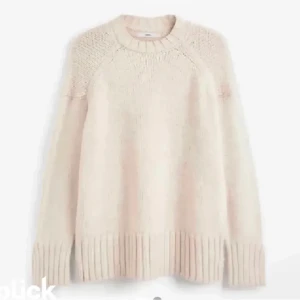 Tröja - Älskar denna tröja❤️ i nyskick! Säljer för 400kr, helt slutsåld 