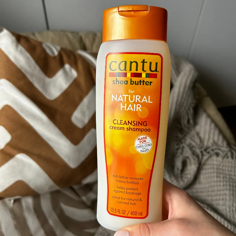 (FRI FRAKT, kolla den nya annonsen!) Säljer ett schampo och en hårkräm från cantu. Den ena (curl activator) är endast testad en gång annars är båda helt oanvända. 60kr styck men båda för 100kr💕hör av dig om du undrar nåt🌸💕. Accessoarer.