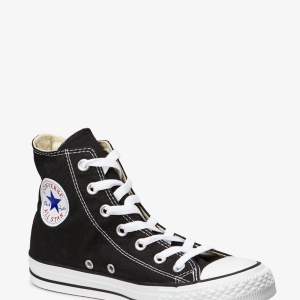Säljer dessa converse skor som är använda endast en gång och i nyskick. De är i storlek 36,5.🥰