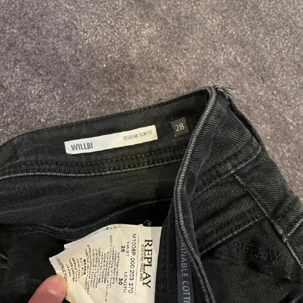 Replay slim jeans 👖| Modell Willbi | Nypris 1600kr | Mitt pris 400kr | Storlek 28W 30L | Skriv för övriga frågor 😀 . Jeans & Byxor.