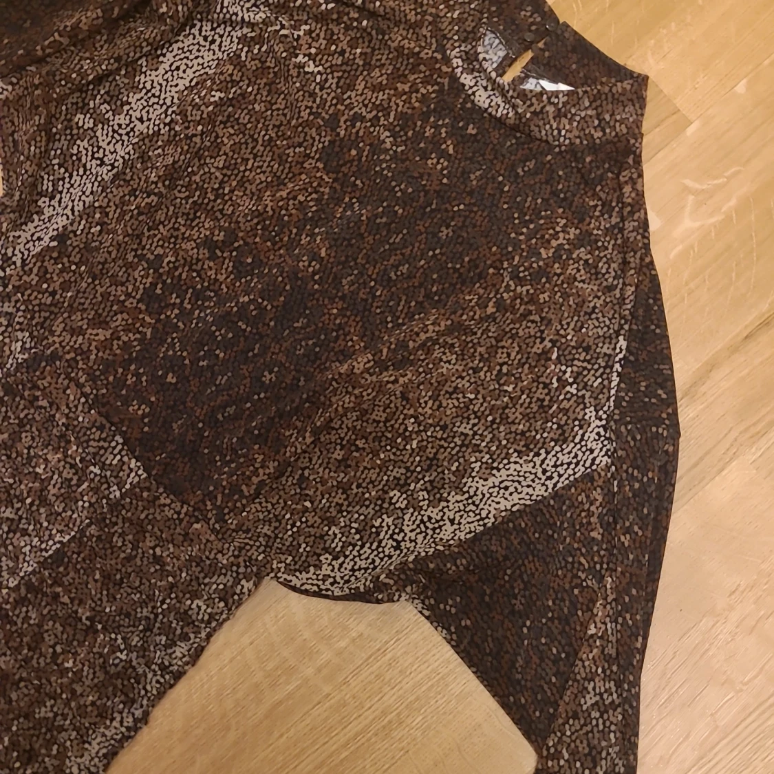 Prickig fest klänming  - 91