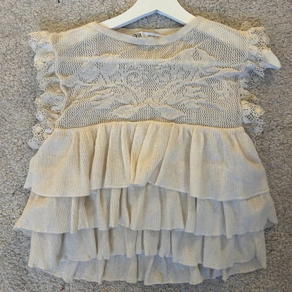 Beige zara topp  - 90