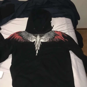 Marcelo burlon & Dsq jeans - Säljer marcelo burlon och dsquared jeans. 