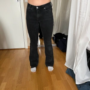 Weekday jeans  - Skick 10/10 knappt använda, pris kan diskuteras 
