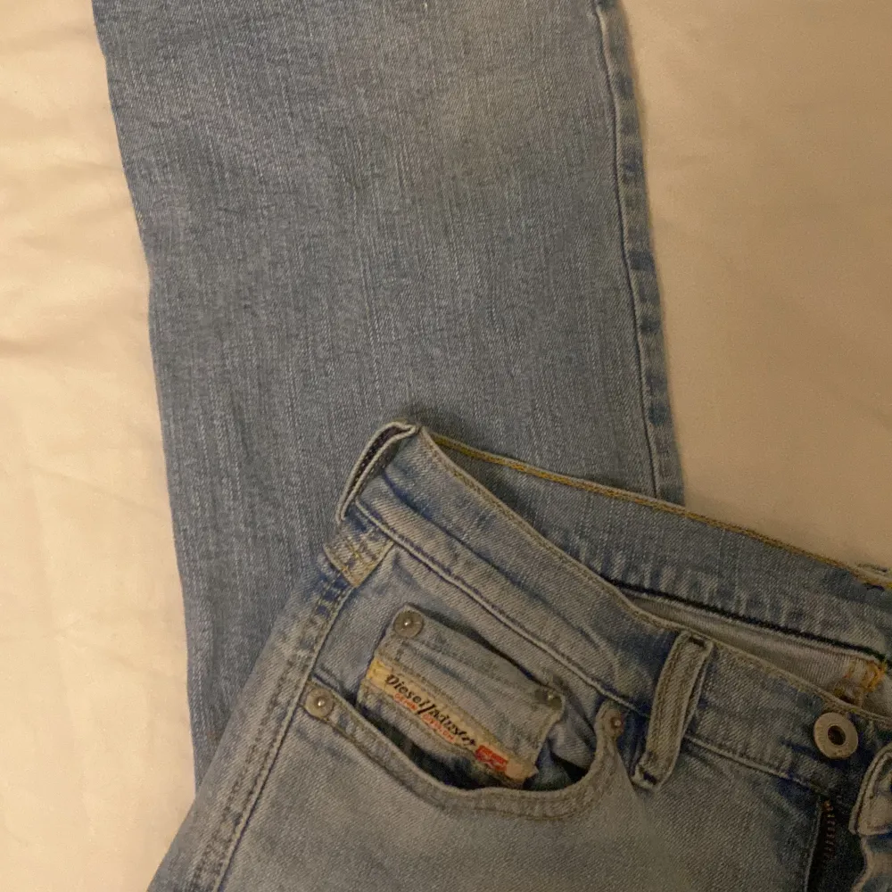 KÖP INTE NÅGON ANNAN HÅLLER PÅ ATT KÖPA SORRY🥹🥹. Jeans & Byxor.
