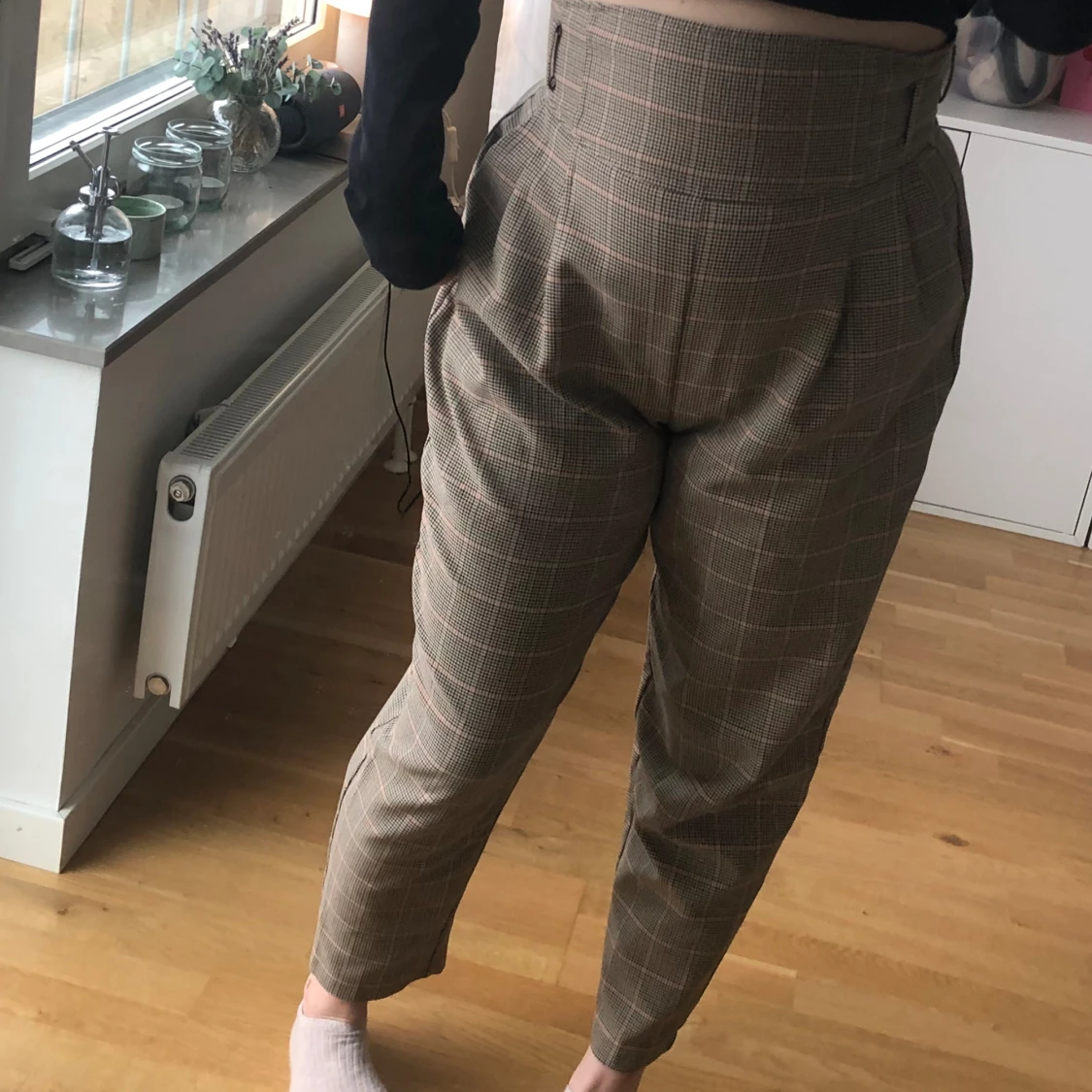 Högmidjade rutiga kostymbyxor 