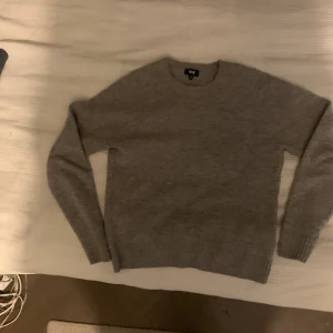 Merinoulls tröja  - 100% Merinoulls tröja från uniqlo. Storlek Xs och väldigt fint skick. Bara att skriva om det finns några frågor. 