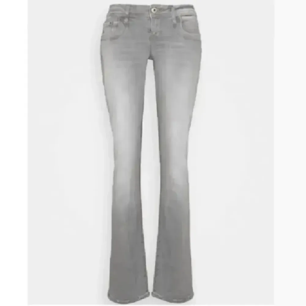 Säljer mina gråa ltb jeans som jag ej använder längre❣️. Jeans & Byxor.