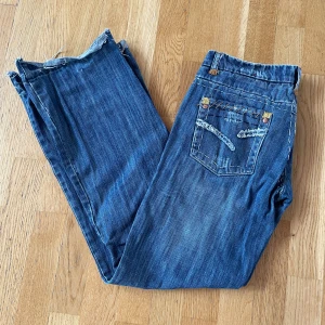 lågmidjade jeans  - bra skicka, pris kan diskuteras, skriv för fler bilder 