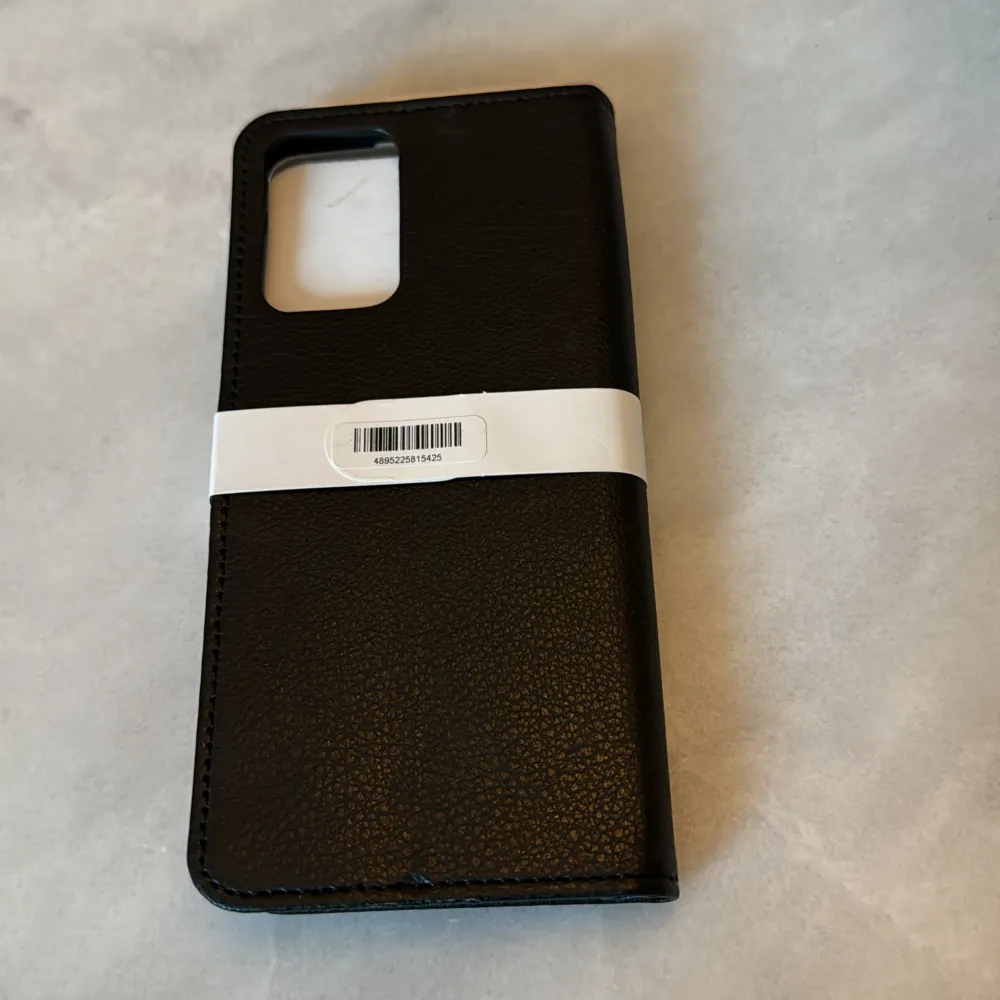 Plånboksfodral Svsrr till Samsung A72 med magnet. Tre korthållare.  Nypris 299kr.. Övrigt.
