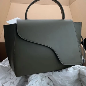 ATP väska - Säljer nu min fina ATP väska som tyvärr inte kommer till användning längre, sparsamt använd! 