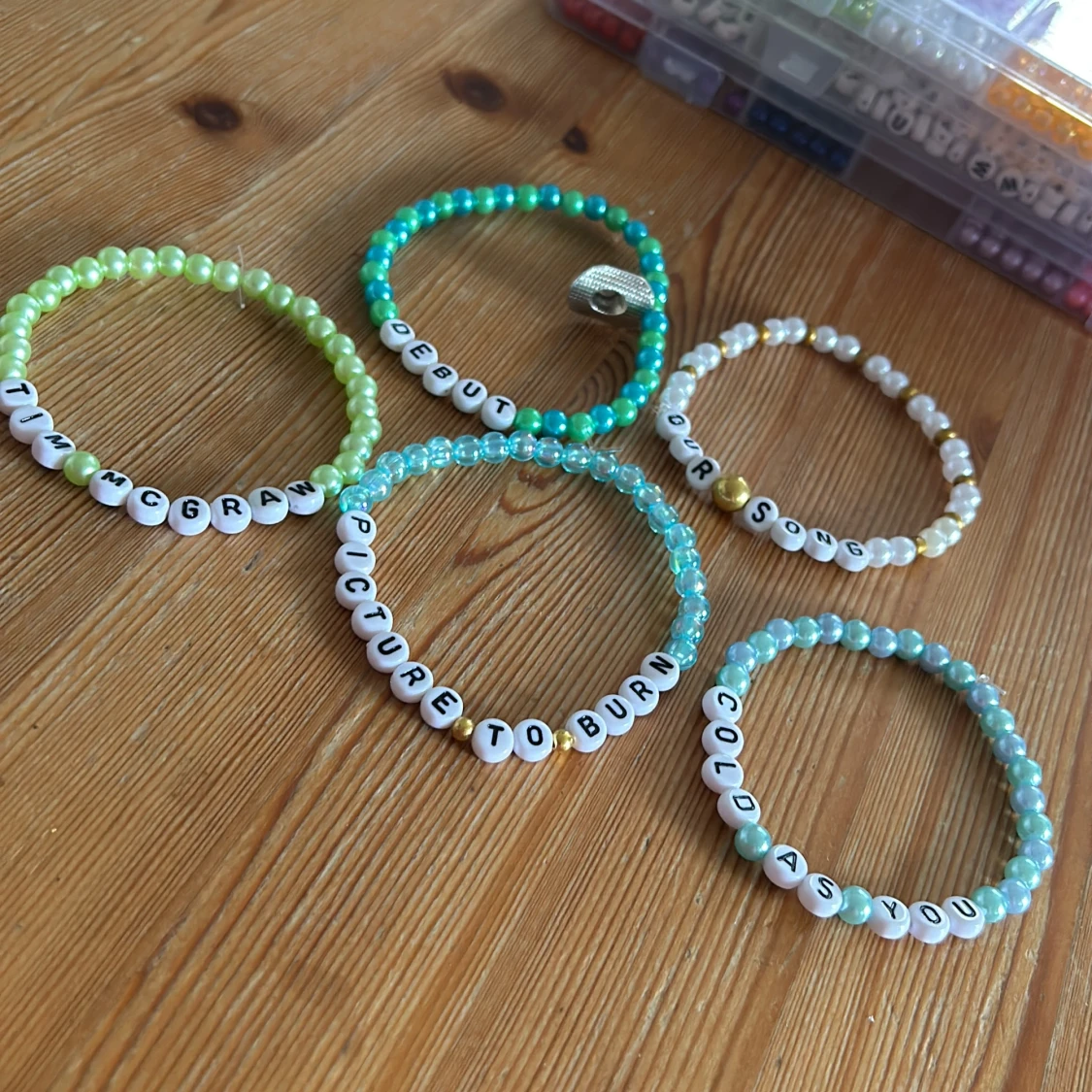 Friendship bracelets - 90