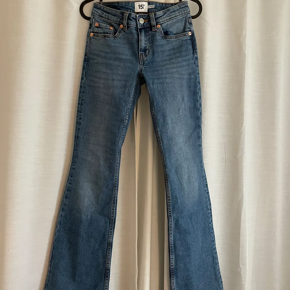 Säljer ett par helt nya Lager 157 jeans. Endast provade. Storlek xxs Längd full length. Jeans & Byxor.