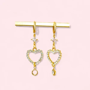 Örhängen  - Handgjorda örhängen! 5,5cm långa & 2cm breda.