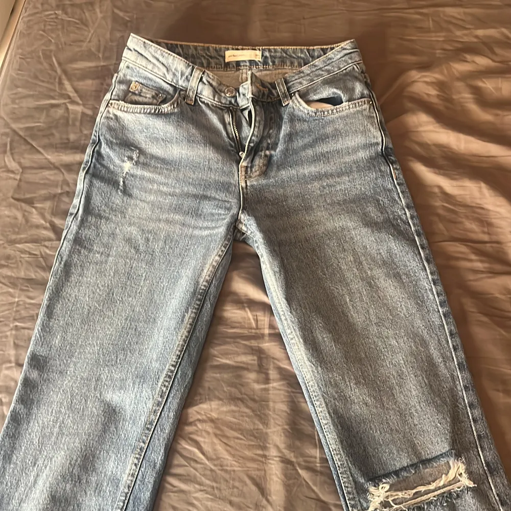 Jätte fina jeans från ginatricot i modellen full length flare jeans! Nypris 499kr. Jeans & Byxor.