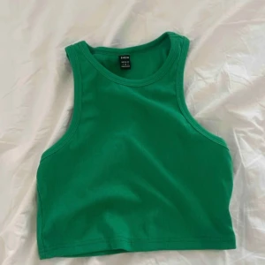 Grönt linne - Grönt linne från shein, super fint nu till sommaren 💚 strl xs