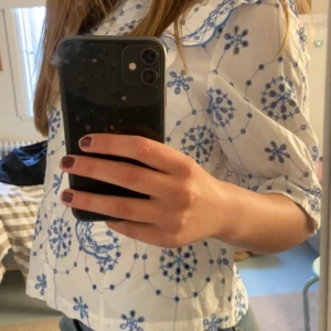Blus från Lindex  - Jag säljer den här blusen från Lindex i storlek M köpte förra året och använt ca två gånger 💕💕🫶