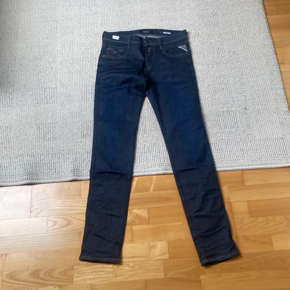 HELT NYA Replay jeans i storlek W30 L34. Endast testade. Bara att skriva om ni undrar något . Jeans & Byxor.