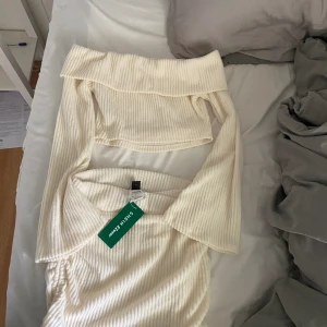 Sommar sett - En oanvänd topp med kjol från shein 