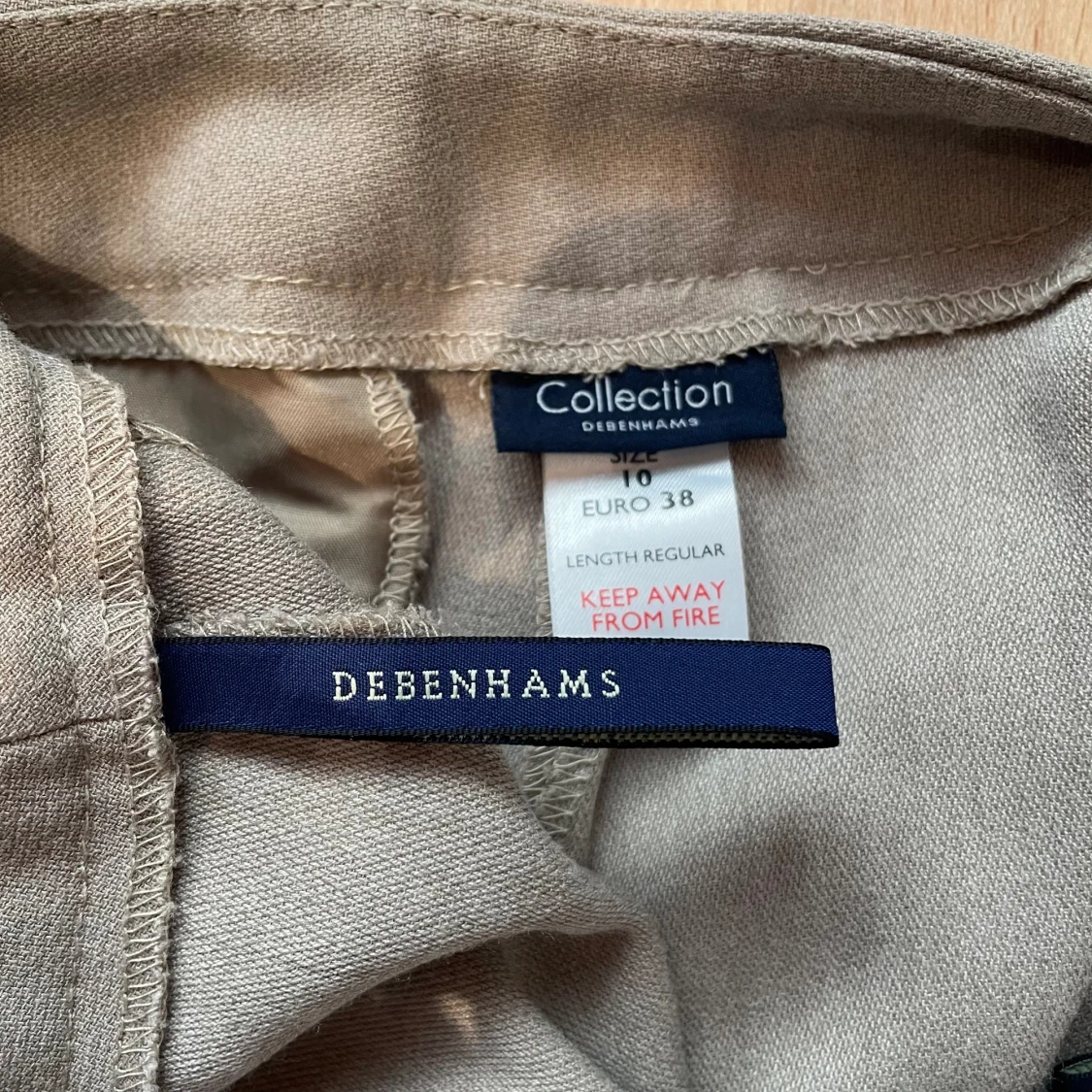 Beigea kostymbyxor  - 91