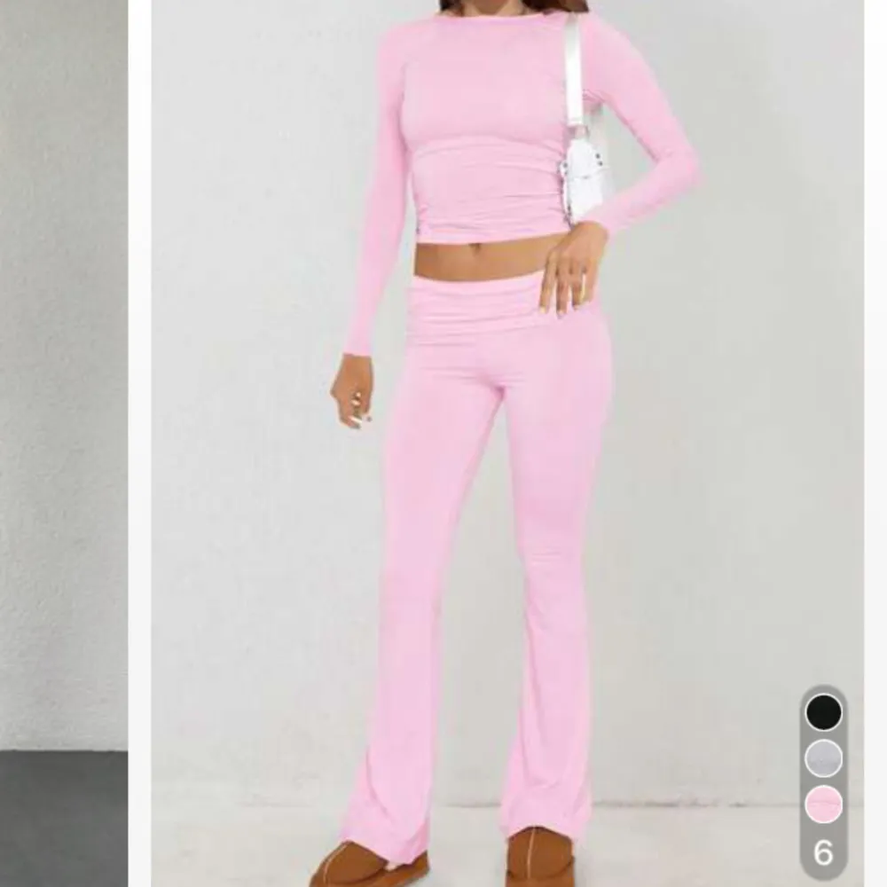 Rosa mjukisset som är helt oanvänt pågrund av fel storlek. . Jeans & Byxor.
