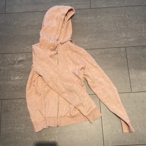 Rosa kofta  - I storlek xs. Pris går att diskuteras 