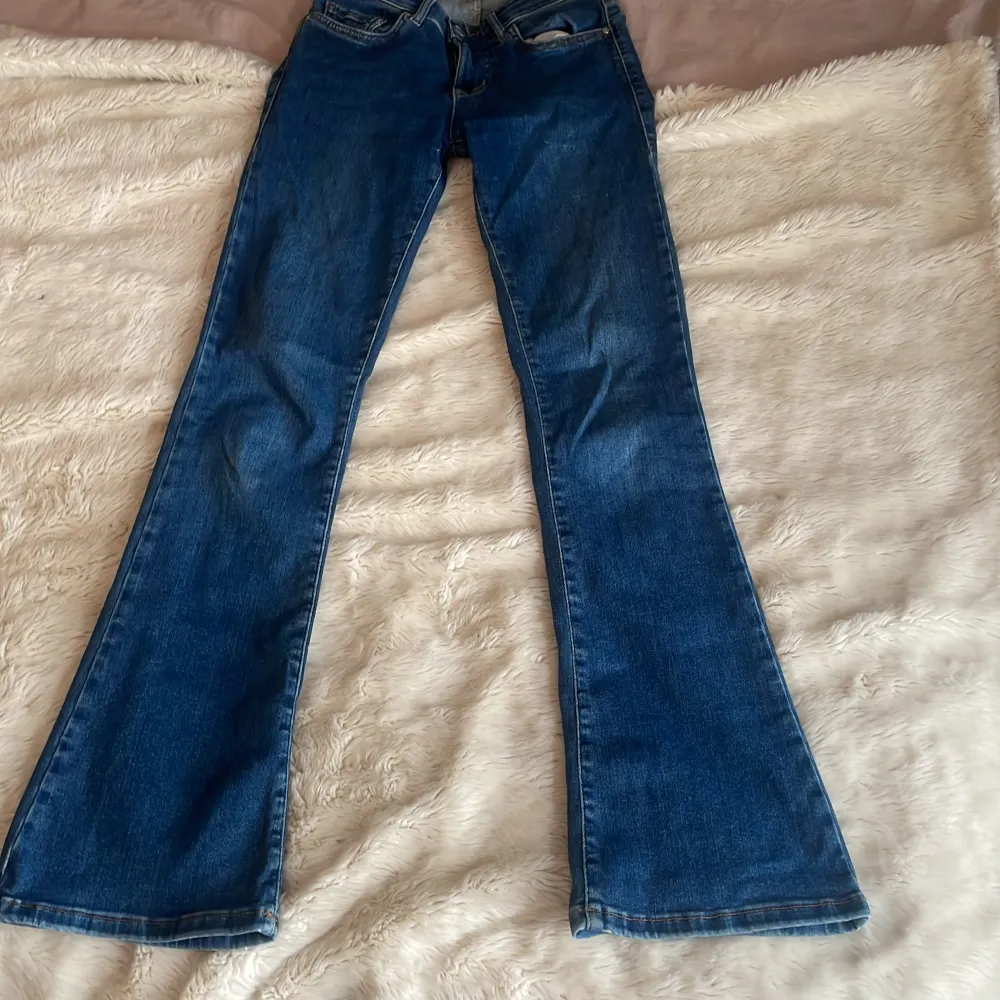 Dessa snygga jeans från bikbok ❤️. Jeans & Byxor.