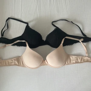 BH - Jag säljer 2 BH:ar i storlek 70C. En svart och en beige, båda för 70kr eller 50kr styck 
