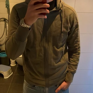 Cp company zip hoodie - Snygg casual hoodie från cp company, bra skick, nypris: 3150kr