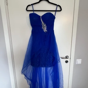 Klänning  - Finklänning S/M, aldrig använd.