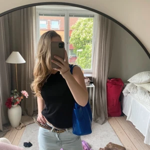 Lågmidjade jeans - Snygga ljusblå jeans, lite för små för mig nu men sååå fina!!