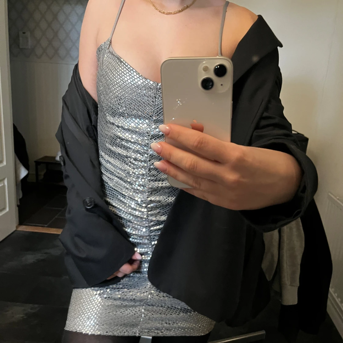 Glittrig klänning - 90