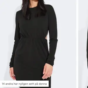 Superfin svart kort klänning från bikbok, i nyskick. Perfekt till sommaren! Säljer pga att jag inte får tillfälle att använda 💓   Köpare står för frakt 💕