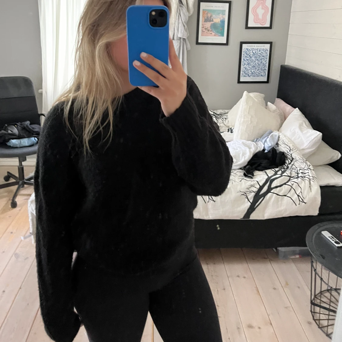 Svart stickad tröja