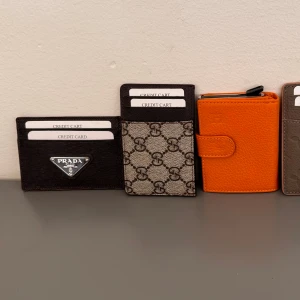 Korthållare  - Oanvänd, olika märke.