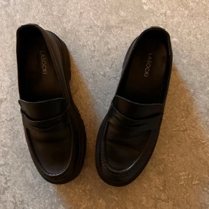 Loafers  - Loafers i mycket fint skick, strl 39.