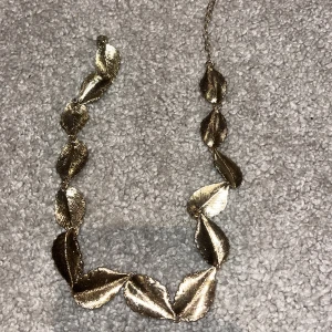 Halsband  - Bra skick. Pris kan diskuteras. Tror inte den finns i sortimentet längre
