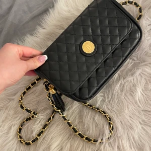 Väska  - Superfin handväska köpt secondhand!🤗